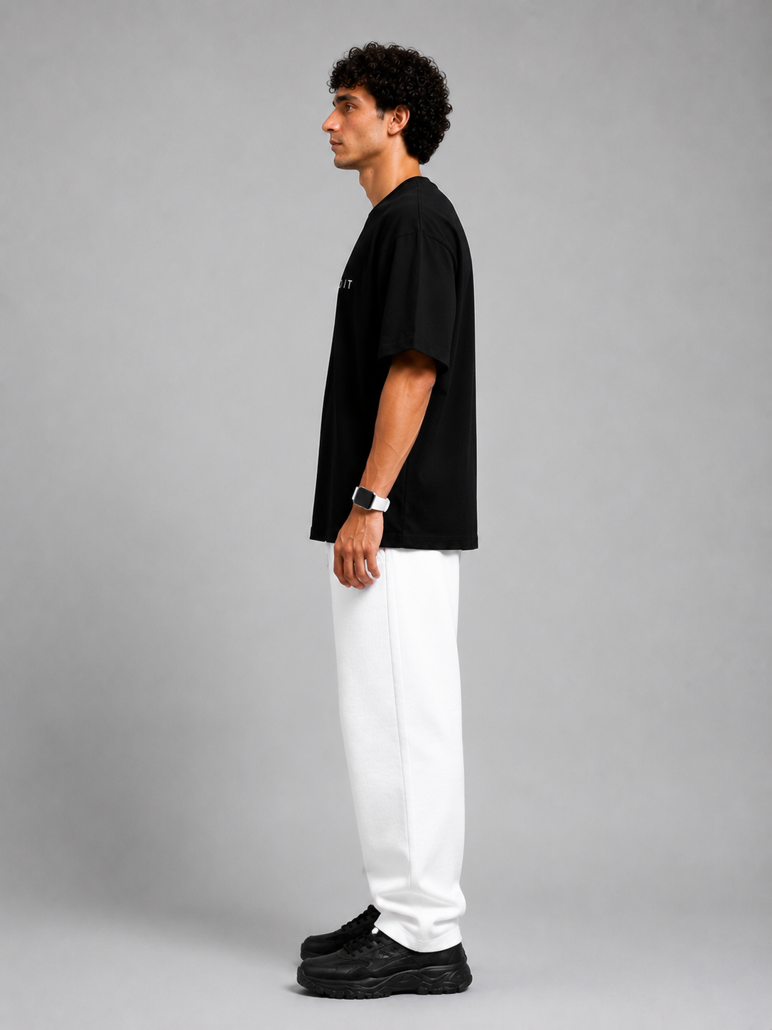 BLACK OVER SIZE T SHIRT