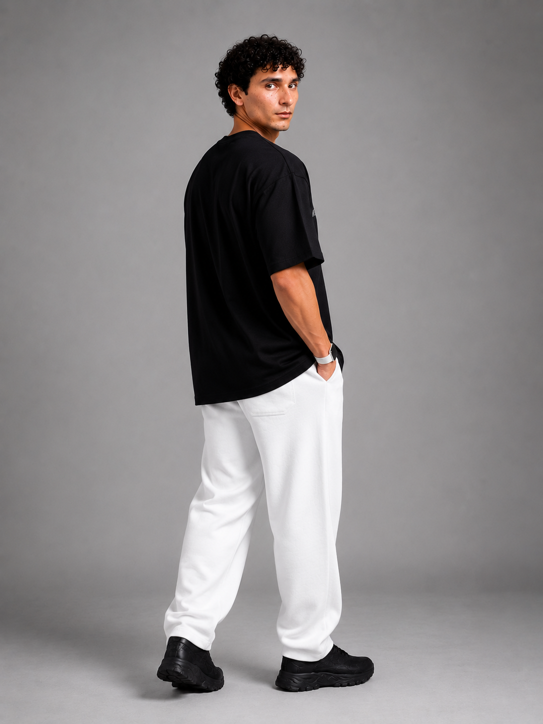 BLACK OVER SIZE T SHIRT